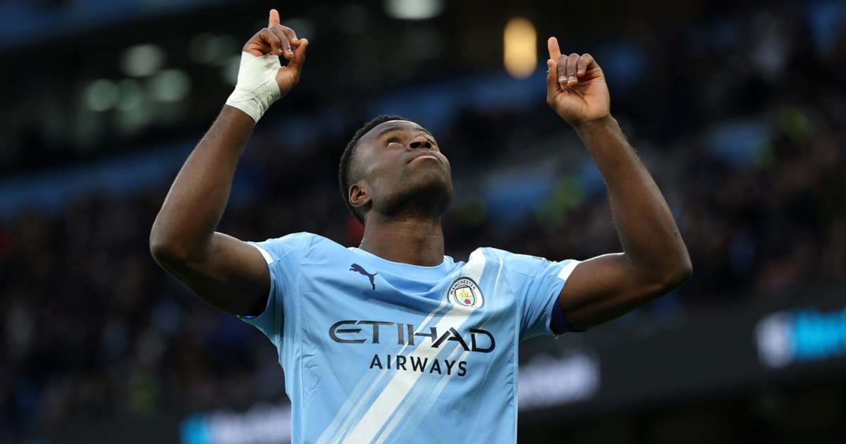 City Stutter Past Spirited Salford to Reach FA Cup Fifth Round